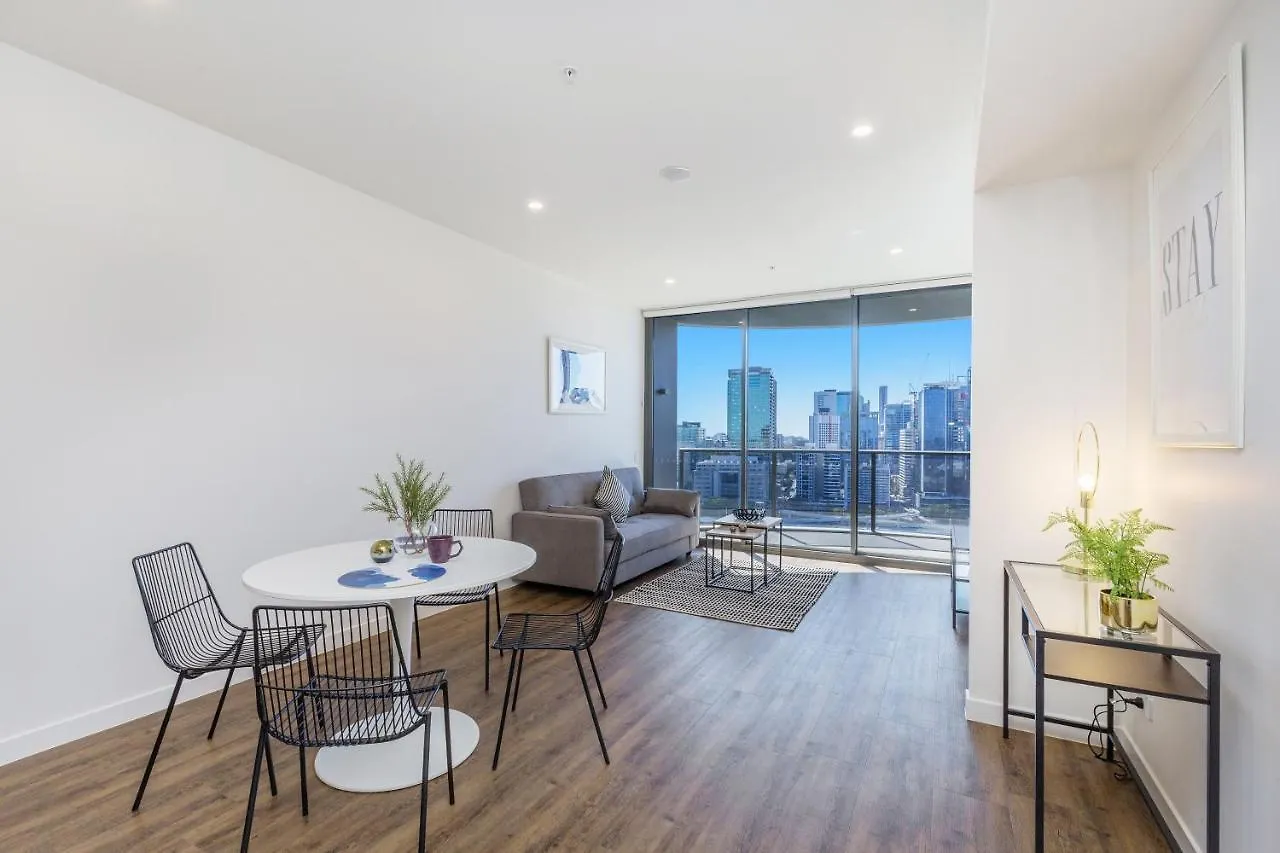 Kozyguru South Brisbane Luxury River View 2 Bed + Free Parking Qsb038